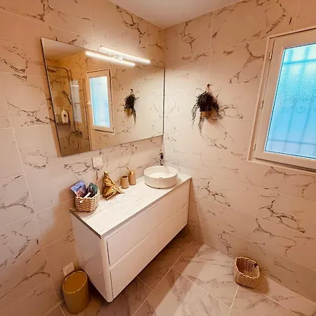 Maison Familiale 8 Pers - Proche Nimes - Clim - Jardin