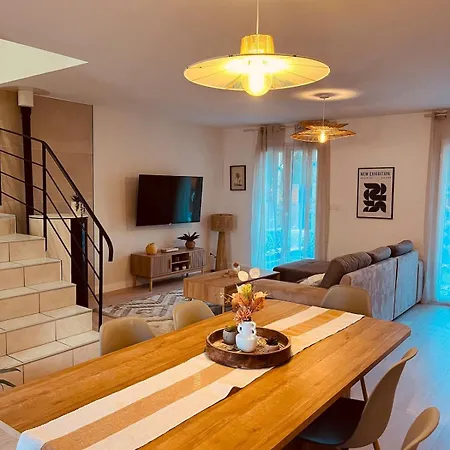 Maison Familiale 8 Pers - Proche Nimes - Clim - Jardin Holiday home Caissargues
