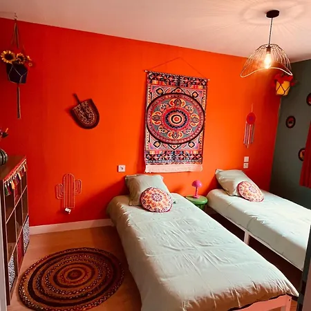 Holiday home Maison Familiale 8 Pers - Proche Nimes - Clim - Jardin Caissargues