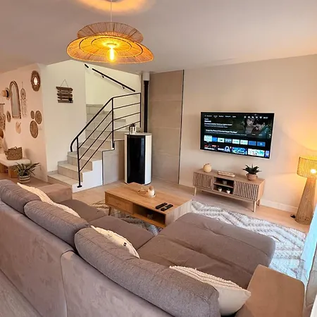 Maison Familiale 8 Pers - Proche Nimes - Clim - Jardin Holiday home *